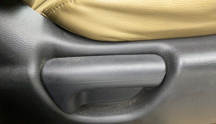 2018 Honda City 1.5L I-VTEC ZX CVT, CNG, Automatic, 1,11,155 km, Driver Side Adjustment Panel