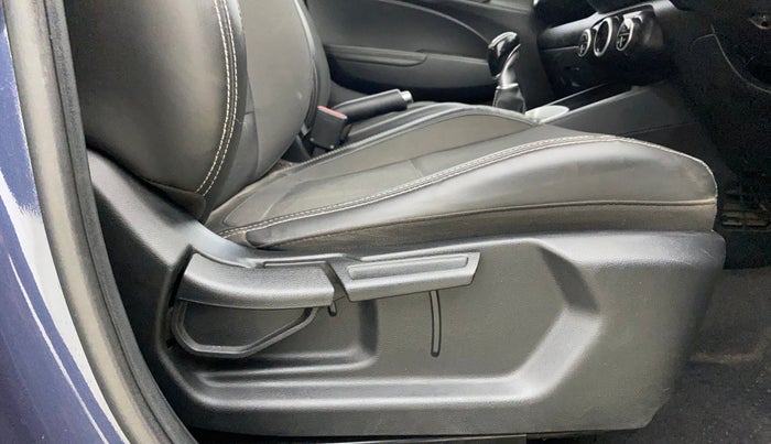 2019 Hyundai VENUE SX 1.0 (O) TURBO, Petrol, Manual, 50,872 km, Driver Side Adjustment Panel