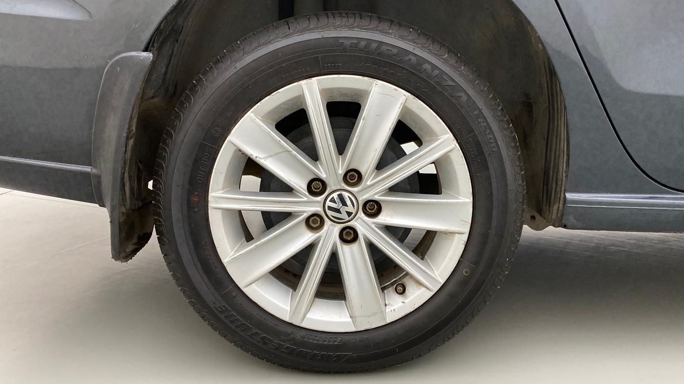 2015 Volkswagen Vento HIGHLINE TDI AT, Diesel, Automatic, 75,377 km, Right Rear Wheel