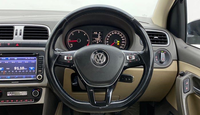 2015 Volkswagen Vento HIGHLINE TDI AT, Diesel, Automatic, 75,377 km, Steering Wheel Close Up