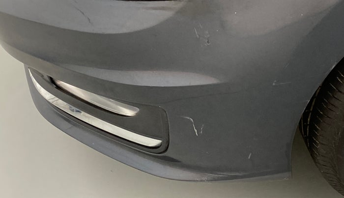 2015 Volkswagen Vento HIGHLINE TDI AT, Diesel, Automatic, 75,377 km, Front bumper - Minor scratches