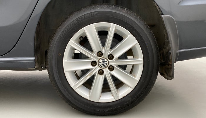 2015 Volkswagen Vento HIGHLINE TDI AT, Diesel, Automatic, 75,377 km, Left Rear Wheel