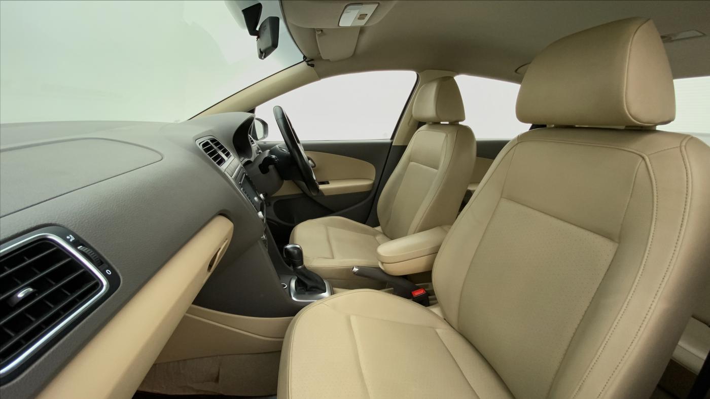 2015 Volkswagen Vento HIGHLINE TDI AT, Diesel, Automatic, 75,377 km, Right Side Front Door Cabin