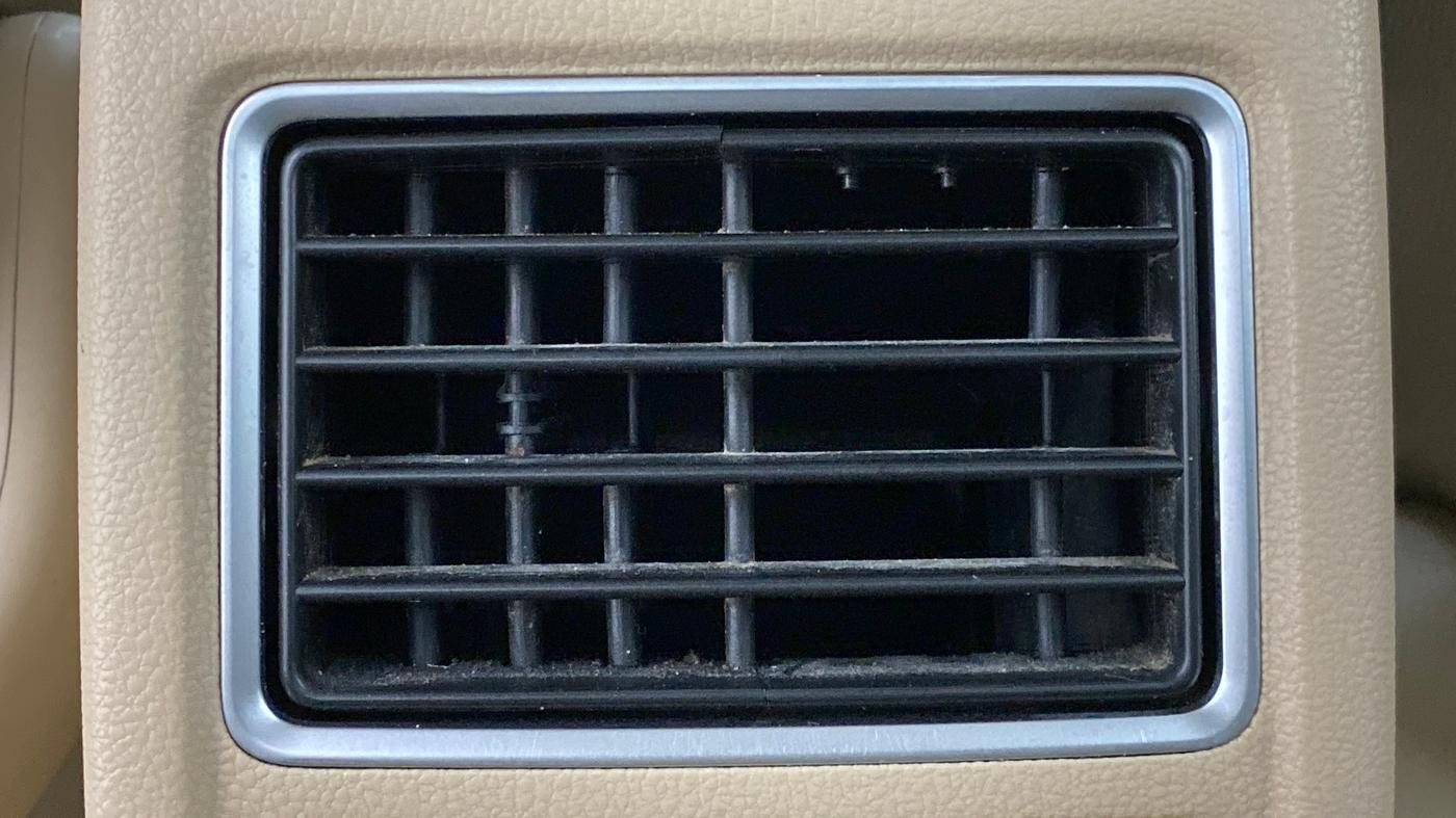 2015 Volkswagen Vento HIGHLINE TDI AT, Diesel, Automatic, 75,377 km, Rear AC Vents