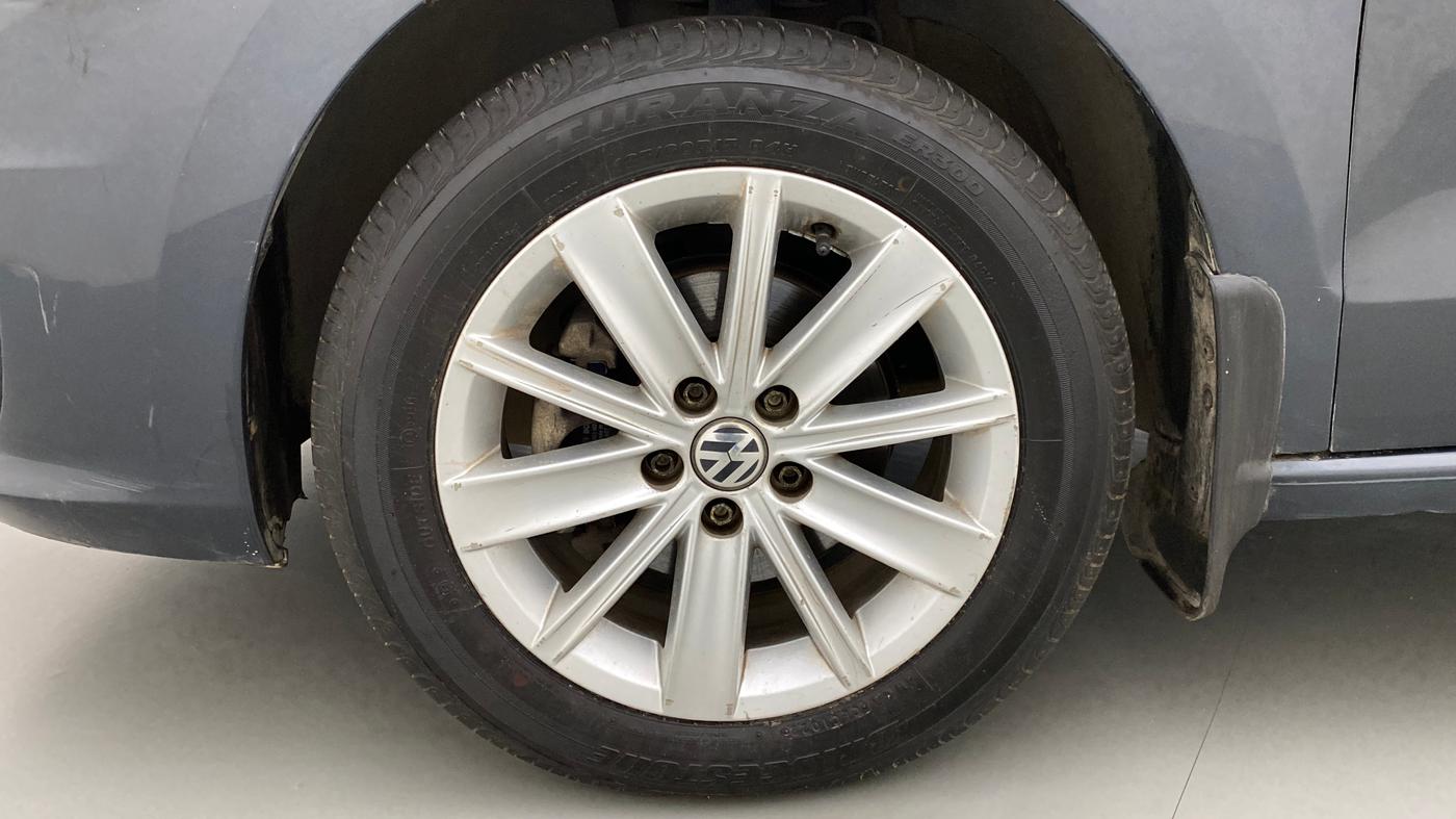 2015 Volkswagen Vento HIGHLINE TDI AT, Diesel, Automatic, 75,377 km, Left Front Wheel