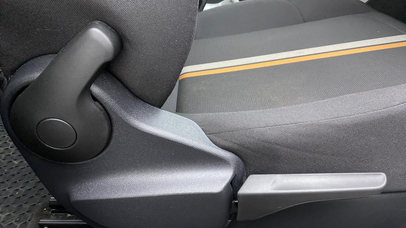 2021 Skoda KUSHAQ AMBITION 1.0 TSI AT, Petrol, Automatic, 4,410 km, Driver Side Adjustment Panel