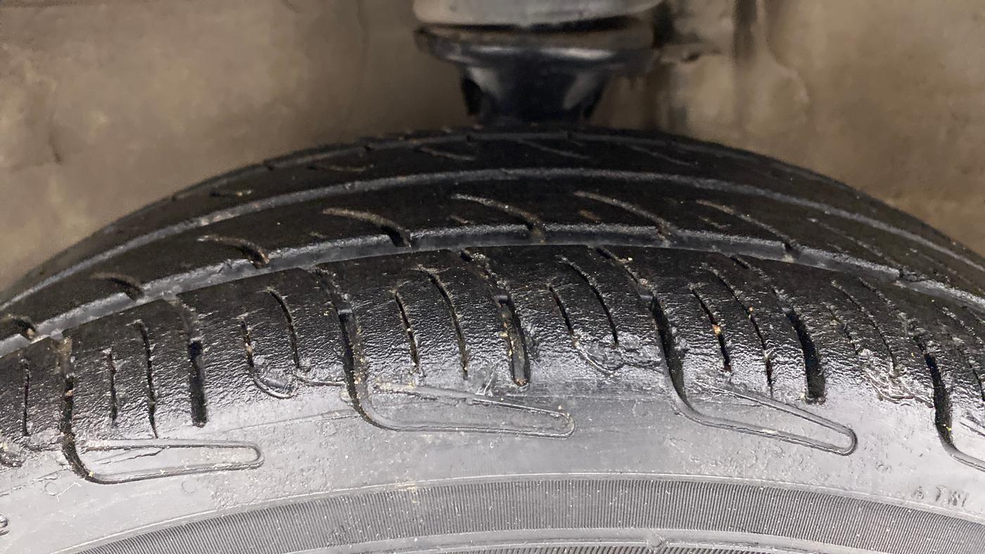 2016 Maruti Alto 800 LXI, Petrol, Manual, 72,784 km, Left Front Tyre Tread