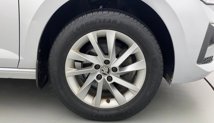 2022 Skoda SLAVIA AMBITION 1.0L TSI AT, Petrol, Automatic, 14,406 km, Right Front Wheel