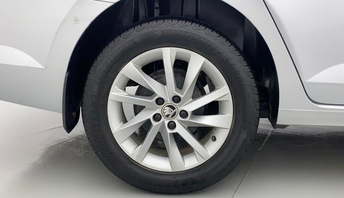 2022 Skoda SLAVIA AMBITION 1.0L TSI AT, Petrol, Automatic, 14,406 km, Right Rear Wheel