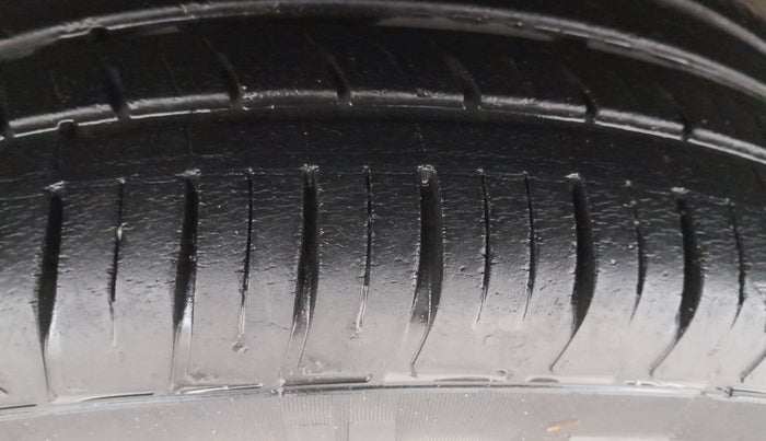 2020 Renault Duster RXZ 1.3 TURBO PETROL MT, Petrol, Manual, 34,950 km, Right Rear Tyre Tread