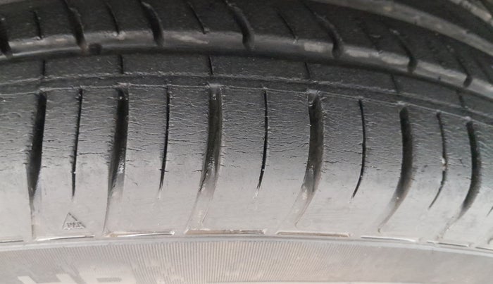 2020 Renault Duster RXZ 1.3 TURBO PETROL MT, Petrol, Manual, 34,950 km, Left Front Tyre Tread