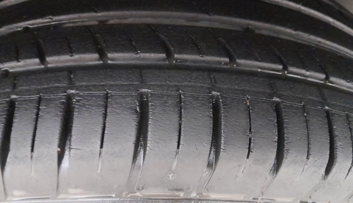 2020 Renault Duster RXZ 1.3 TURBO PETROL MT, Petrol, Manual, 34,950 km, Left Rear Tyre Tread