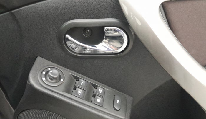 2020 Renault Duster RXZ 1.3 TURBO PETROL MT, Petrol, Manual, 34,950 km, Driver Side Door Panels Control