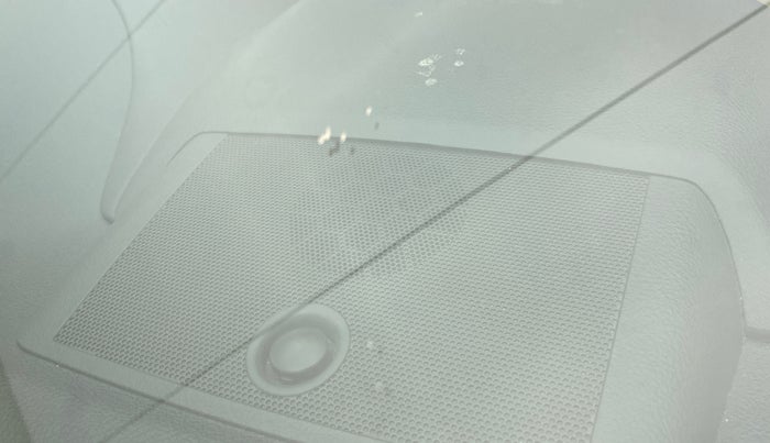 2016 Toyota Camry HYBRID, Hybrid, Automatic, 80,076 km, Front windshield - Minor spot on windshield