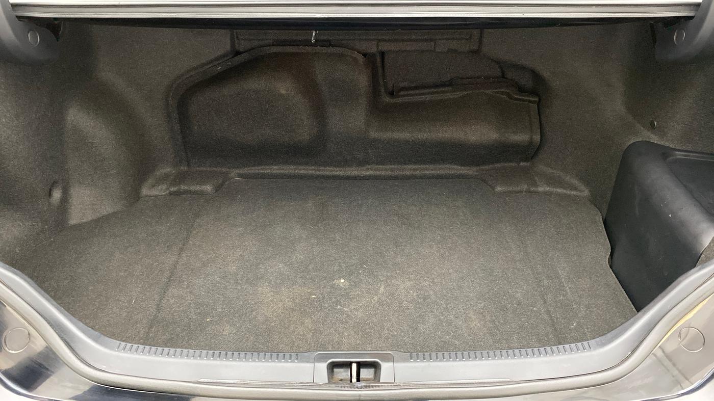 2016 Toyota Camry HYBRID, Hybrid, Automatic, 80,076 km, Boot Inside