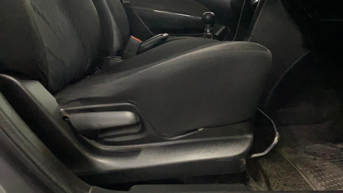 2017 Maruti Swift VXI O, CNG, Manual, 1,20,150 km, Driver Side Adjustment Panel