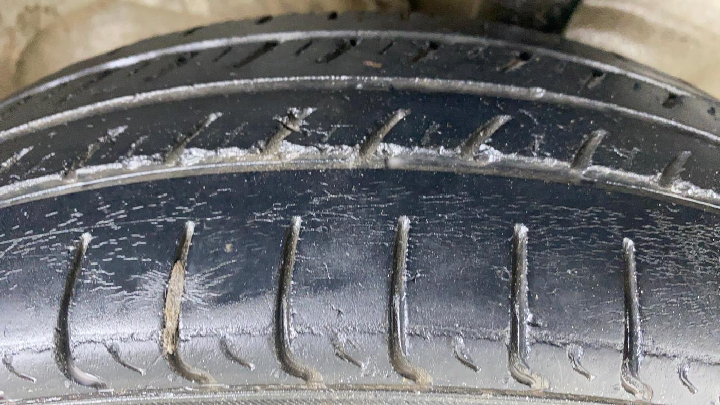 2014 Maruti Wagon R 1.0 LXI CNG, CNG, Manual, 58,861 km, Right Front Tyre Tread