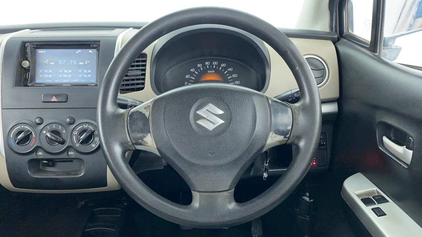 2014 Maruti Wagon R 1.0 LXI CNG, CNG, Manual, 58,861 km, Steering Wheel Close Up