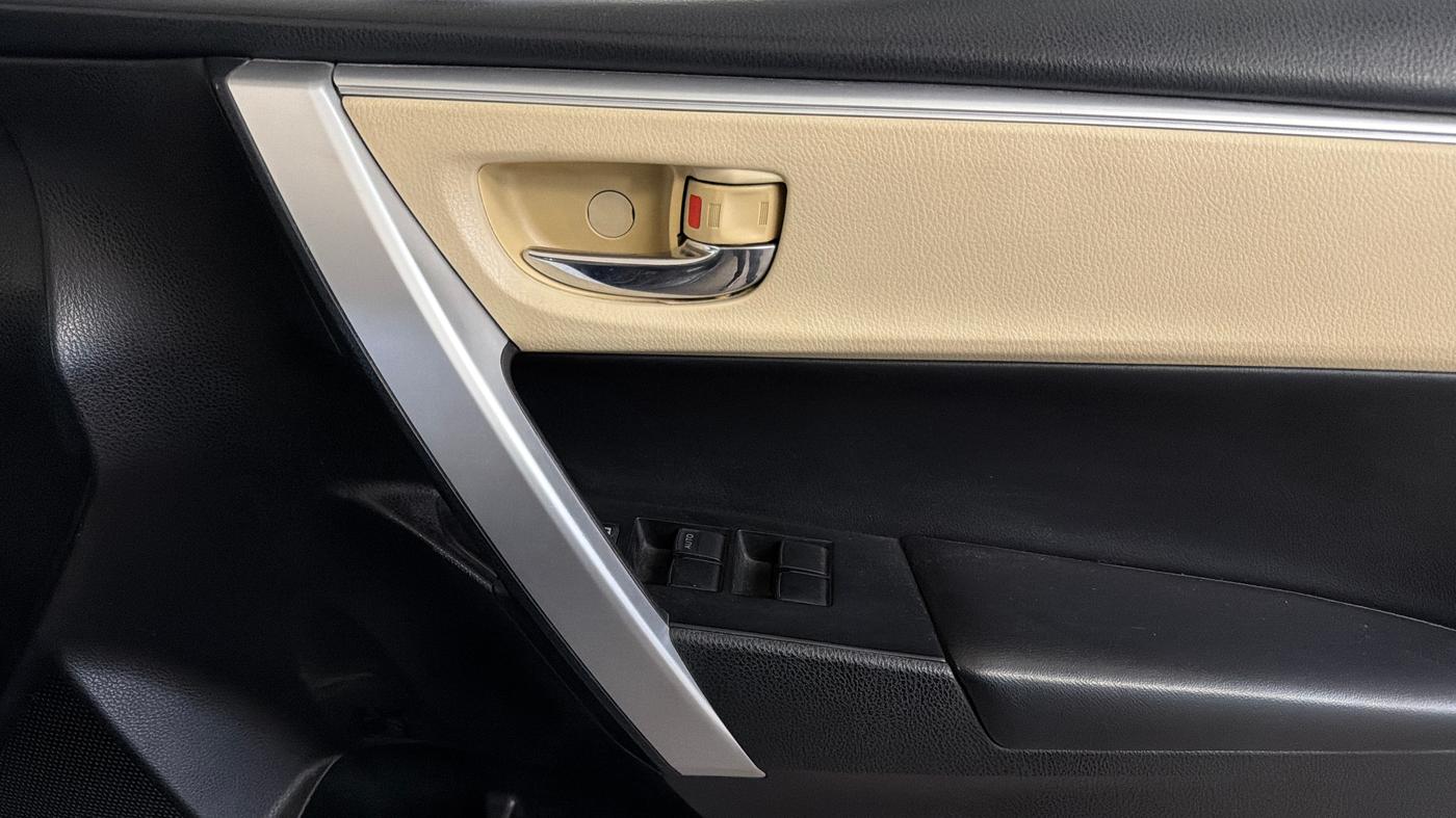 2018 Toyota Corolla Altis GL PETROL, Petrol, Manual, 78,594 km, Driver Side Door Panels Control