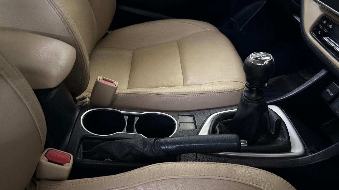 2018 Toyota Corolla Altis GL PETROL, Petrol, Manual, 78,594 km, Gear Lever