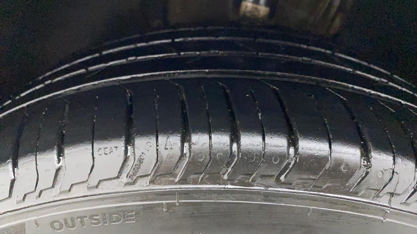 2022 Volkswagen VIRTUS HIGHLINE TSI 1.0 AT, Petrol, Automatic, 19,041 km, Left Front Tyre Tread