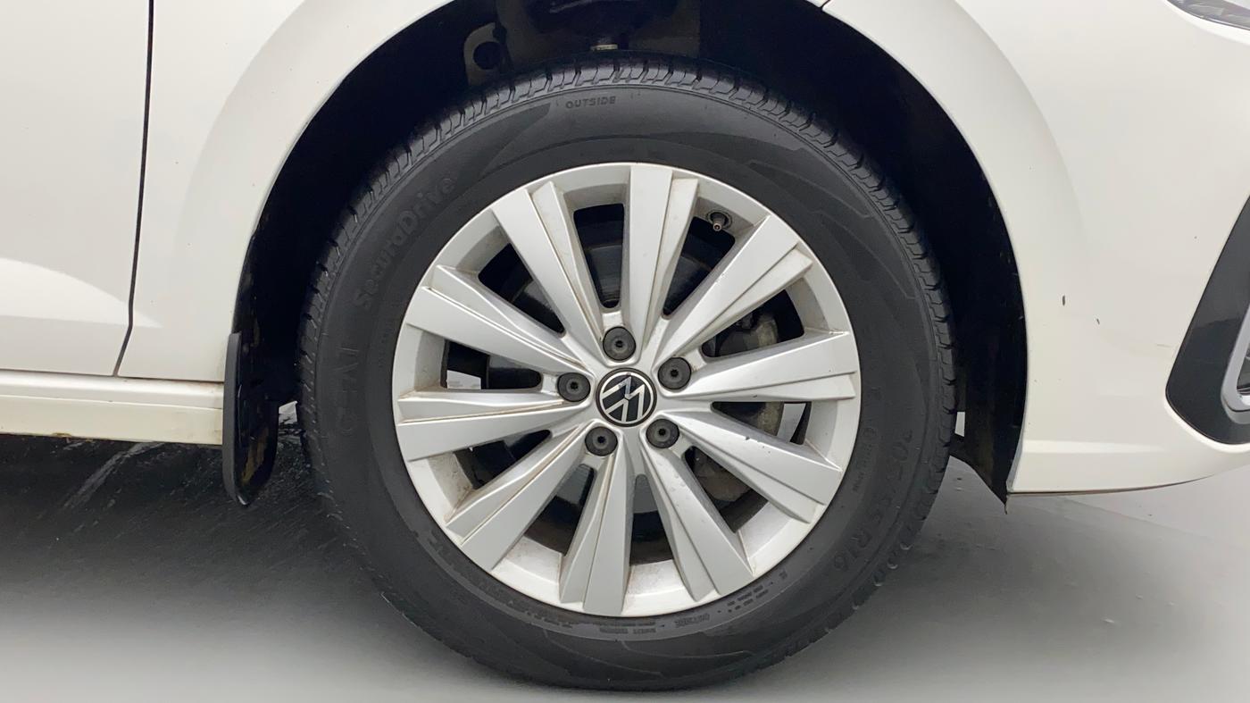 2022 Volkswagen VIRTUS HIGHLINE TSI 1.0 AT, Petrol, Automatic, 19,041 km, Right Front Wheel