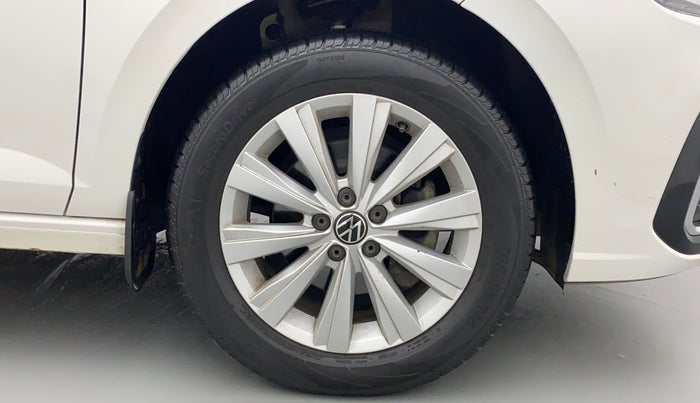 2022 Volkswagen VIRTUS HIGHLINE TSI 1.0 AT, Petrol, Automatic, 19,041 km, Right Front Wheel