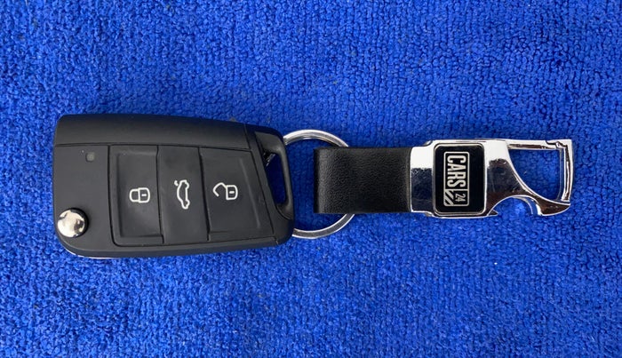 2022 Volkswagen VIRTUS HIGHLINE TSI 1.0 AT, Petrol, Automatic, 19,041 km, Key Close Up