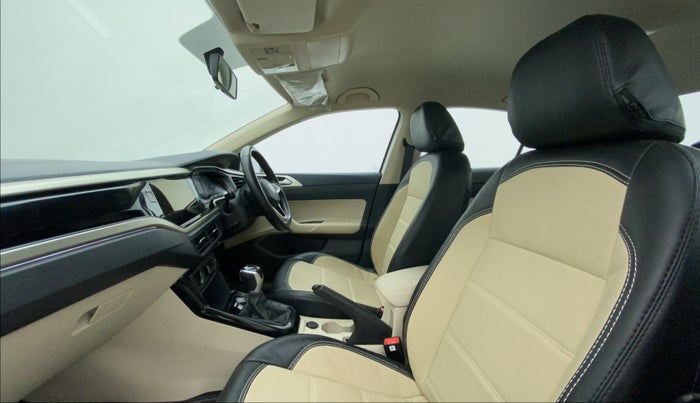 2022 Volkswagen VIRTUS HIGHLINE TSI 1.0 AT, Petrol, Automatic, 19,041 km, Right Side Front Door Cabin