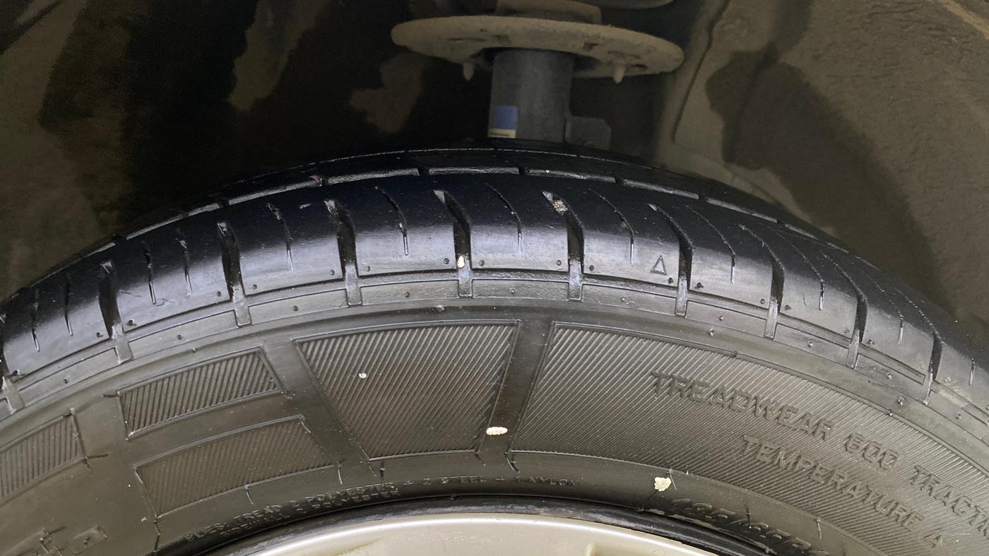 2017 Maruti Baleno DELTA CVT PETROL 1.2, Petrol, Automatic, 59,985 km, Right Front Tyre Tread