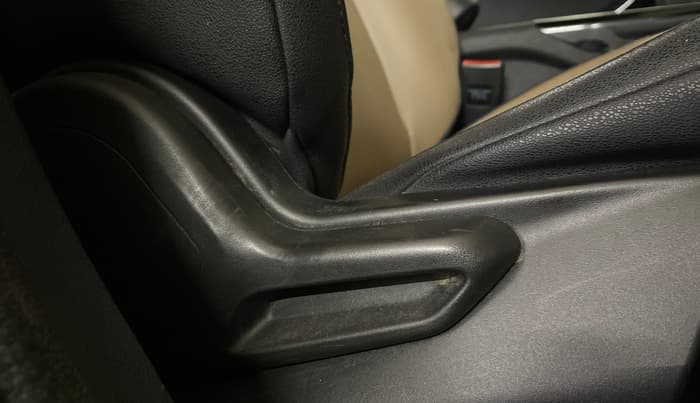 2022 Tata NEXON XZ PLUS PETROL KAZIRANGA, Petrol, Manual, 1,03,485 km, Driver Side Adjustment Panel