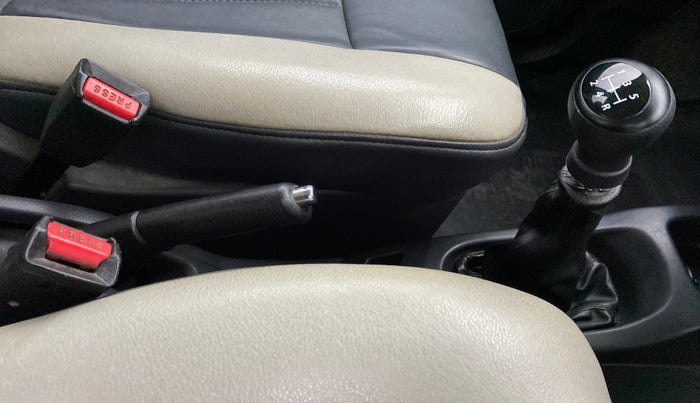 2012 Maruti Wagon R 1.0 VXI, Petrol, Manual, 86,099 km, Gear Lever