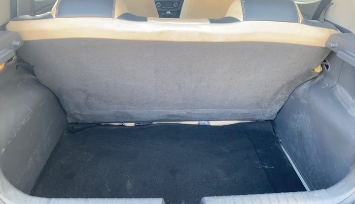 2023 Hyundai GRAND I10 NIOS SPORTZ 1.2 KAPPA VTVT, Petrol, Manual, 39,170 km, Boot Inside