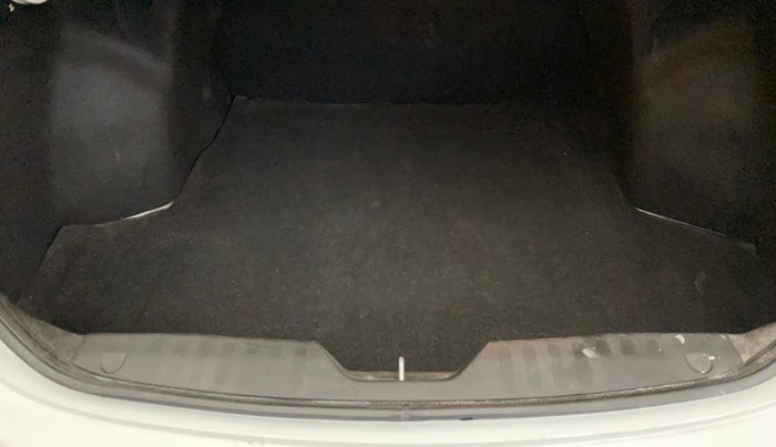 2016 Maruti Ciaz ZXI+ AT, Petrol, Automatic, 80,619 km, Boot Inside