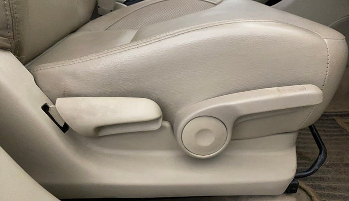 2016 Maruti Ciaz ZXI+ AT, Petrol, Automatic, 80,619 km, Driver Side Adjustment Panel