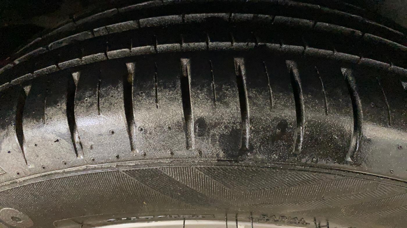 2016 Maruti Ciaz ZXI+ AT, Petrol, Automatic, 80,669 km, Right Rear Tyre Tread