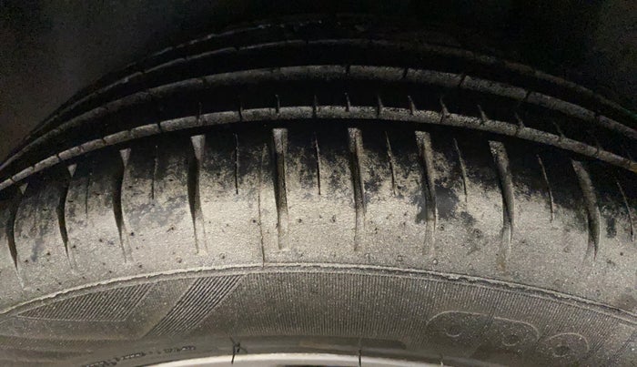 2016 Maruti Ciaz ZXI+ AT, Petrol, Automatic, 80,619 km, Left Rear Tyre Tread