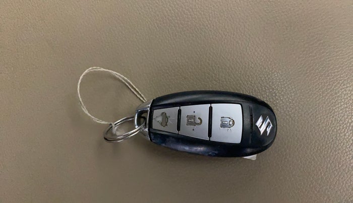 2016 Maruti Ciaz ZXI+ AT, Petrol, Automatic, 80,619 km, Key Close Up