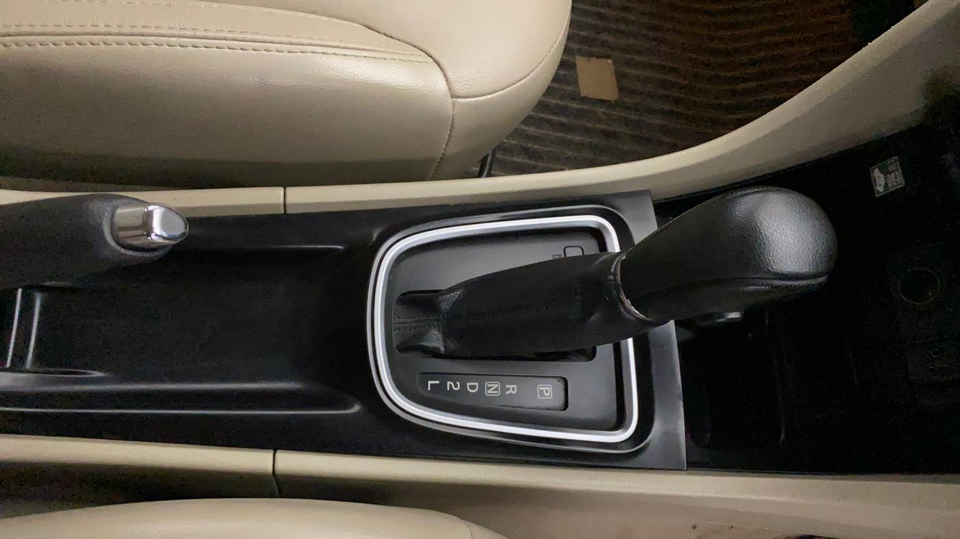 2016 Maruti Ciaz ZXI+ AT, Petrol, Automatic, 80,669 km, Gear Lever
