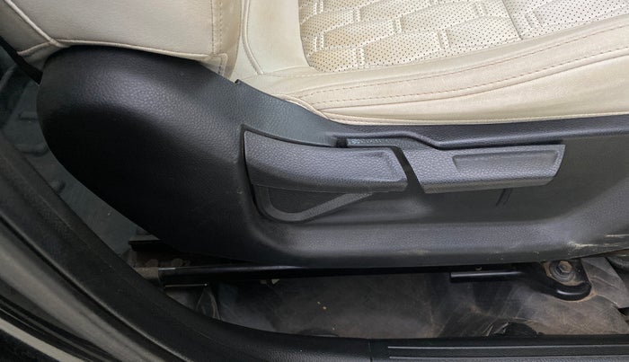 2023 KIA SELTOS HTX PETROL 1.5, Petrol, Manual, 42,332 km, Driver Side Adjustment Panel