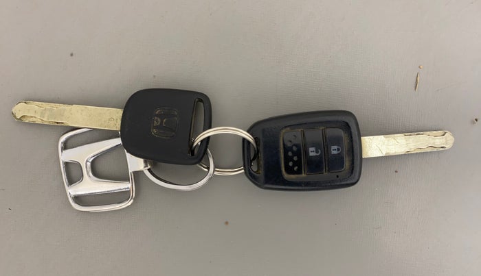 2017 Honda WR-V 1.2L I-VTEC VX MT, Petrol, Manual, 63,128 km, Key Close Up