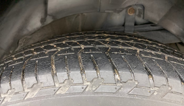 2019 Mahindra XUV500 W9, Diesel, Manual, 93,825 km, Left Rear Tyre Tread