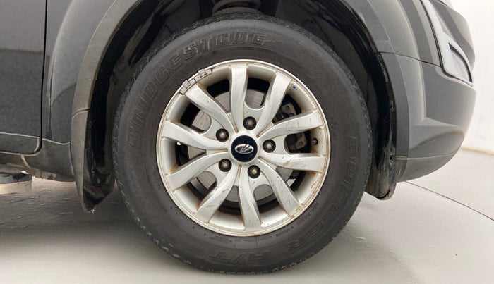 2019 Mahindra XUV500 W9, Diesel, Manual, 93,825 km, Right Front Wheel