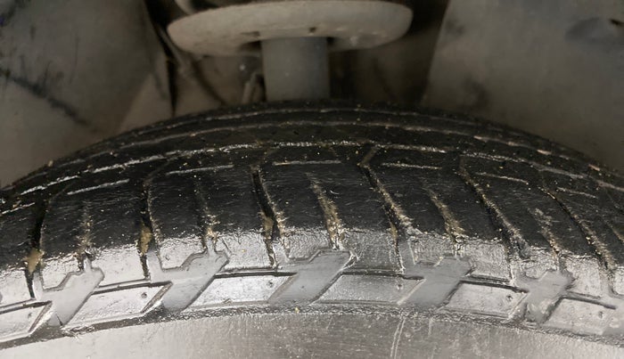 2019 Mahindra XUV500 W9, Diesel, Manual, 93,825 km, Right Front Tyre Tread