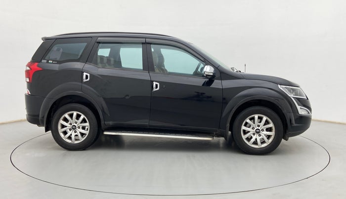 2019 Mahindra XUV500 W9, Diesel, Manual, 93,825 km, Right Side View