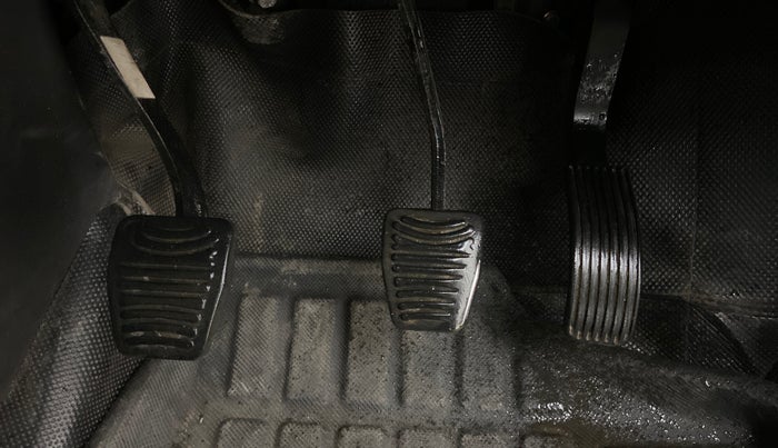 2019 Mahindra XUV500 W9, Diesel, Manual, 93,825 km, Pedals