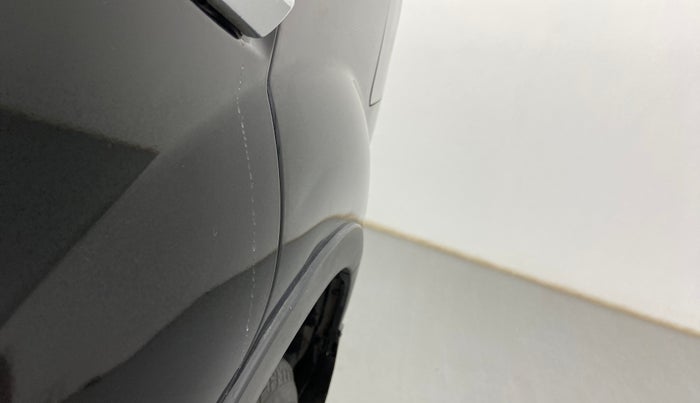 2019 Mahindra XUV500 W9, Diesel, Manual, 93,825 km, Left quarter panel - Slightly dented