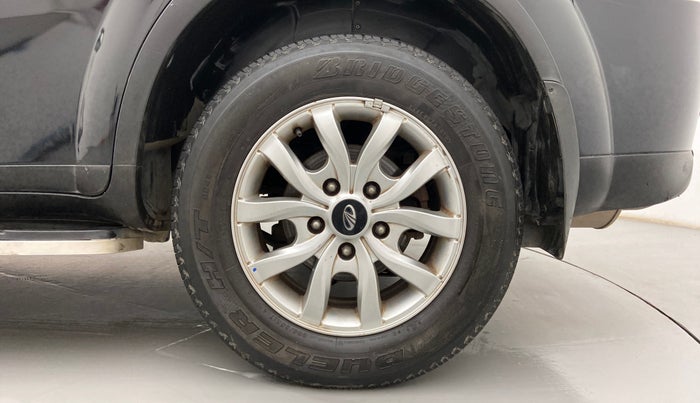 2019 Mahindra XUV500 W9, Diesel, Manual, 93,825 km, Left Rear Wheel