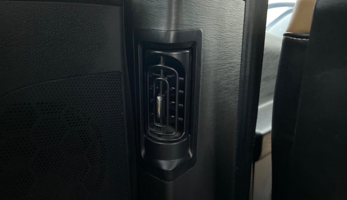 2019 Mahindra XUV500 W9, Diesel, Manual, 93,825 km, Rear AC Vents