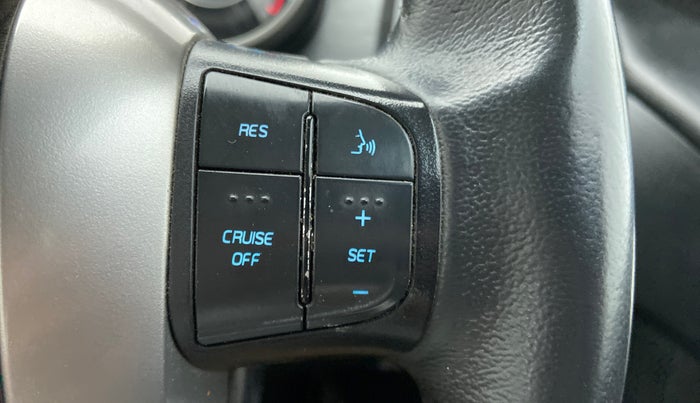 2019 Mahindra XUV500 W9, Diesel, Manual, 93,825 km, Adaptive Cruise Control
